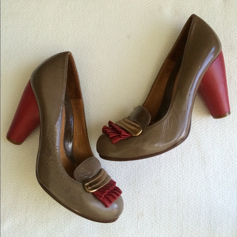 NWOB {chie mihara} Kiltie Heels